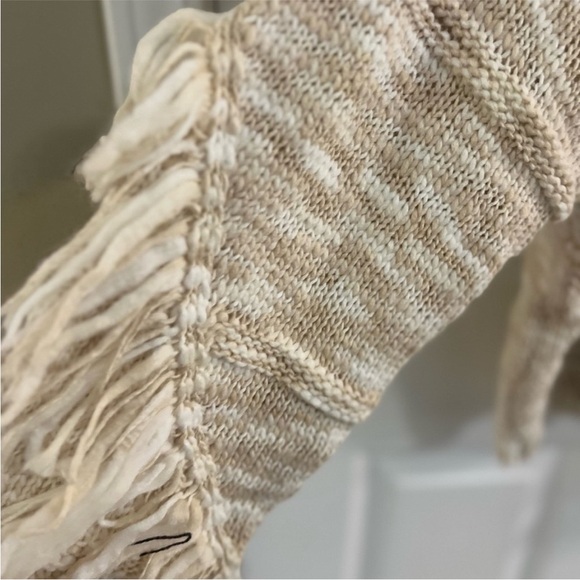 Jessica Simpson knit Fringe Sweater - Picture 6 of 9